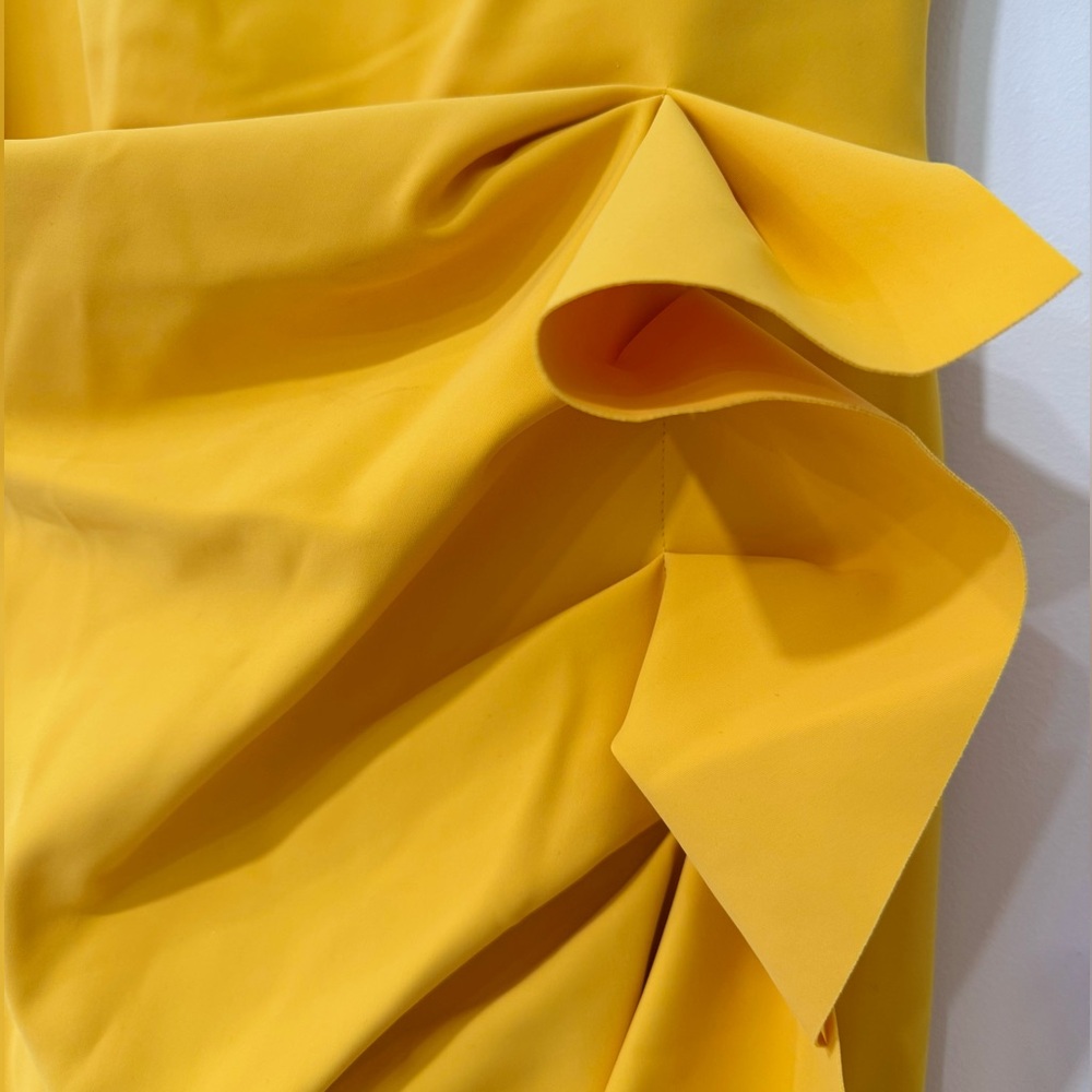 Chiara Boni La Petite Robe
Tradrum Gathered Sheath Dress in Yellow - Picture 6 of 11